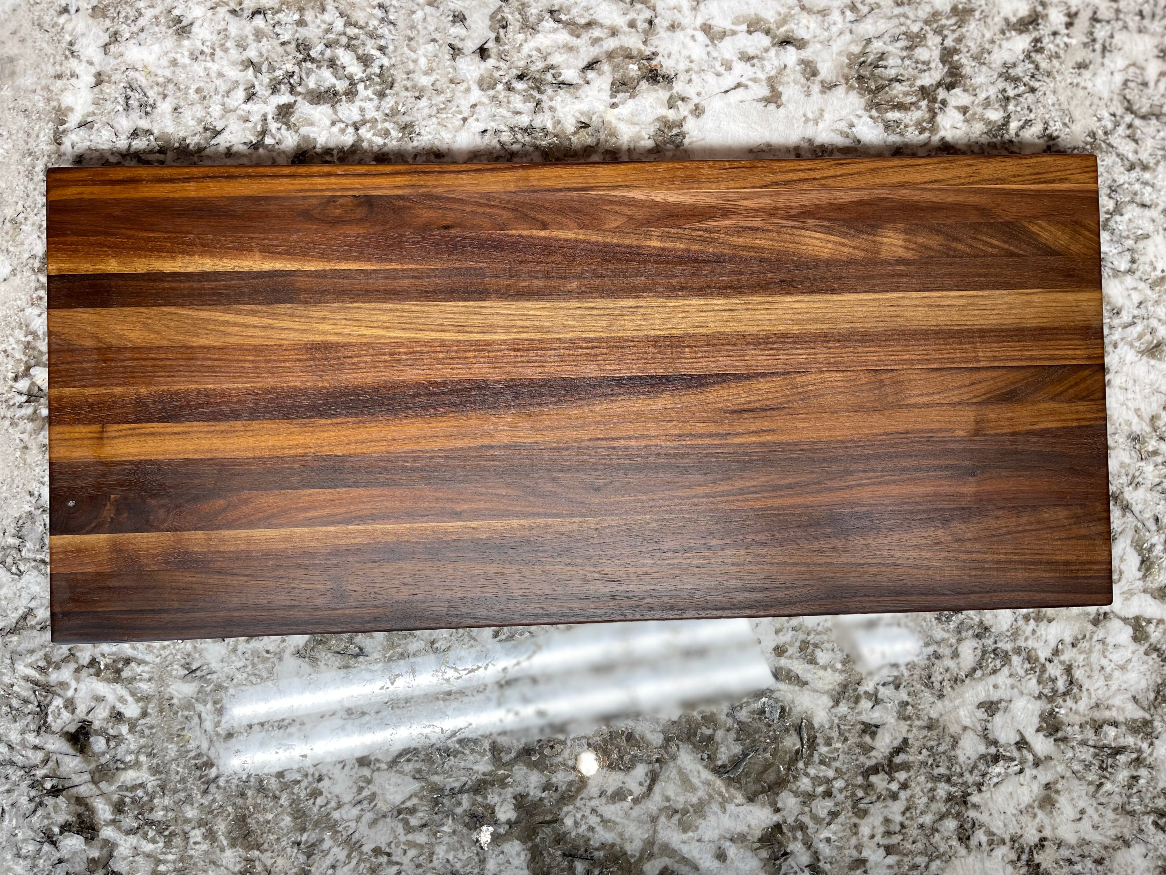 Edge grain cutting board